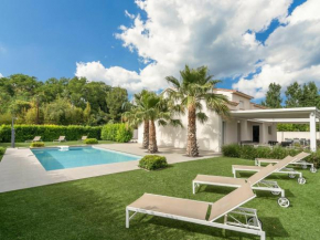 Luxurious villa in Saint geni s de Fontedit with heated pool